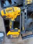Продам нейлер Dewalt
