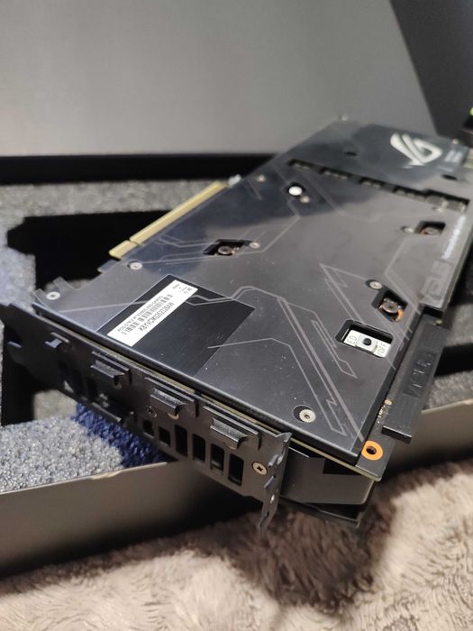 Placa Gráfica NVIDIA RTX ASUS Rog Strix 2080 Super OC 8gb