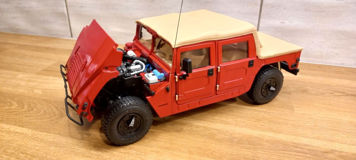 Model Hummer H1 Exoto skala 1:18