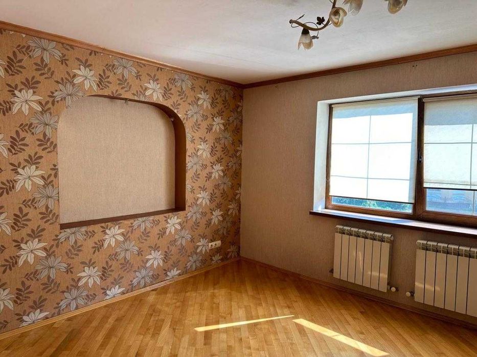 Готовий особняк з ремонтом біля ТРЦ Metro