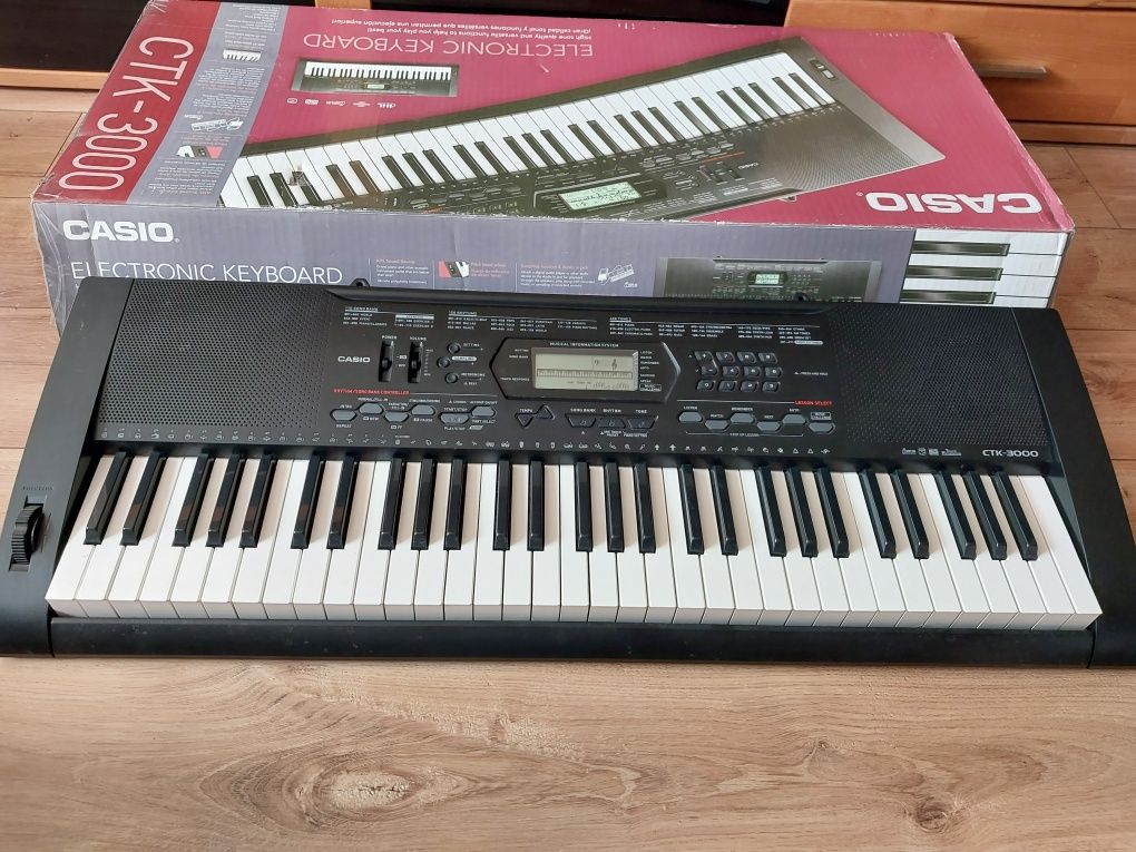 Keyboard Casio CTK 3000 wraz ze stojakiem