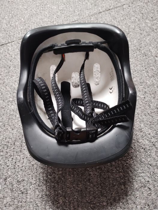 Kask dziecięcy regulowany na rower