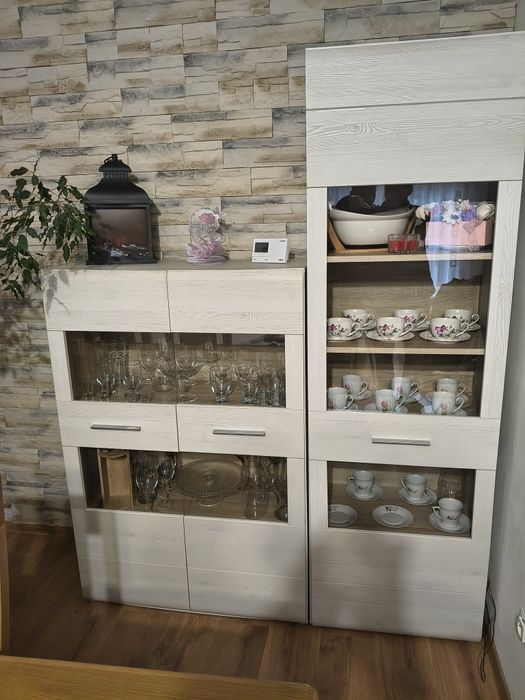 Meble zestaw RTV + półki  + komoda