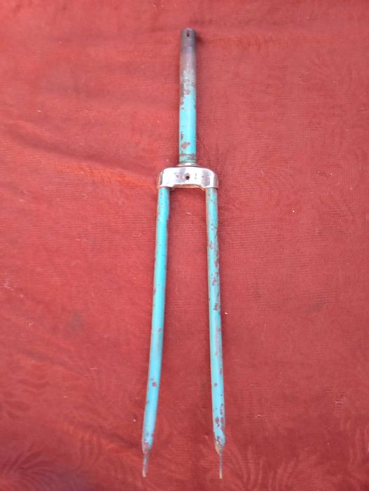 Вилка на дамку 28