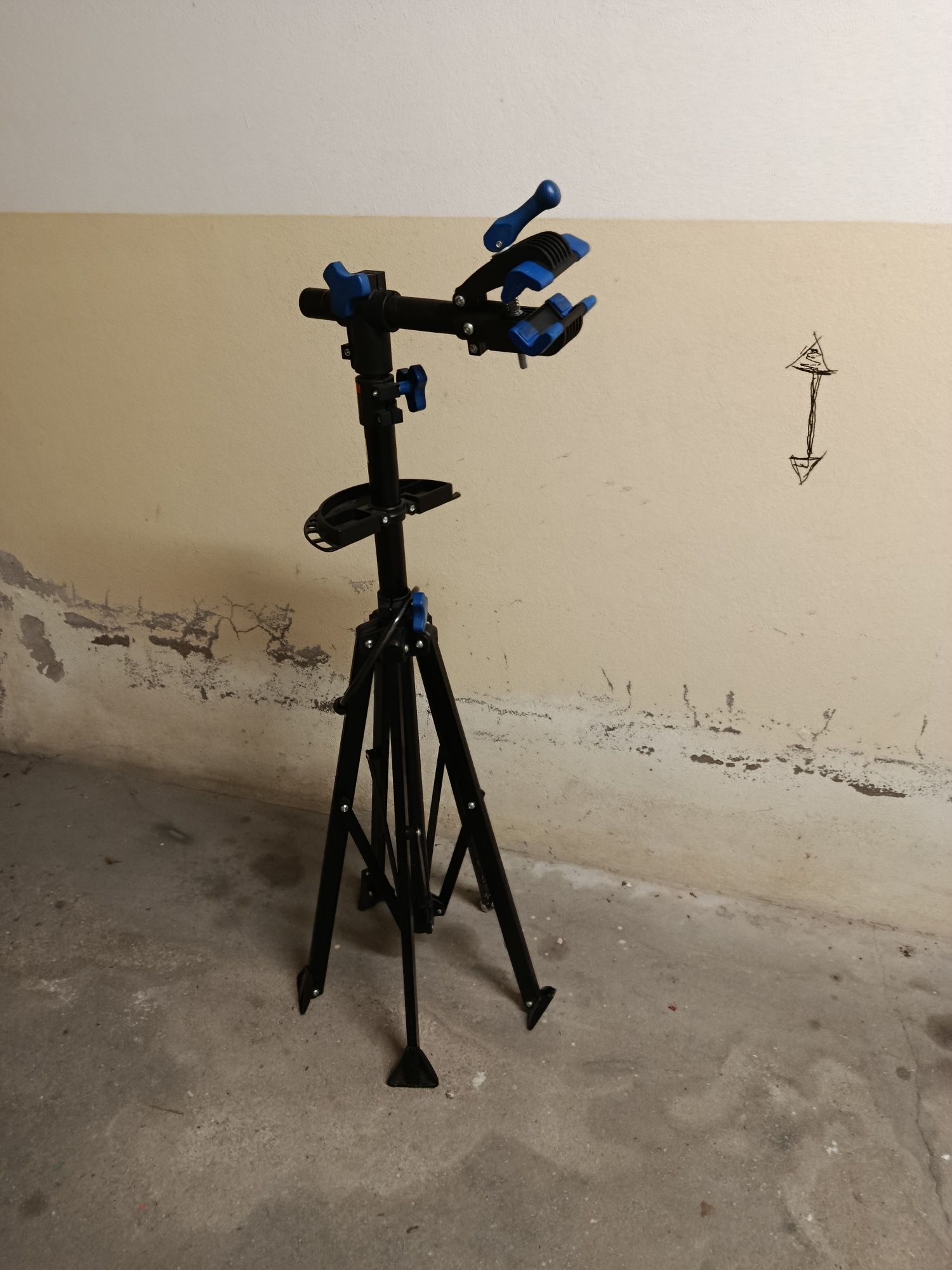 Suporte para bicicleta/ reparação