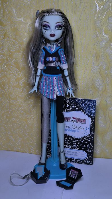 Монстер хай кюпід Елізабет Боніта дракулаура Рошель оперетта клео еббі