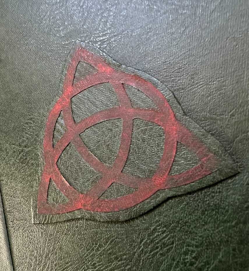 Księga Cieni, Czarodziejki (Book of Shadows)