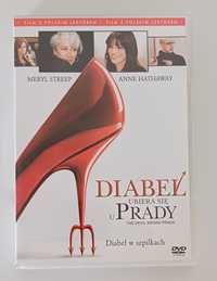 Diabeł ubiera się u Prady DVD The devil wars Prada