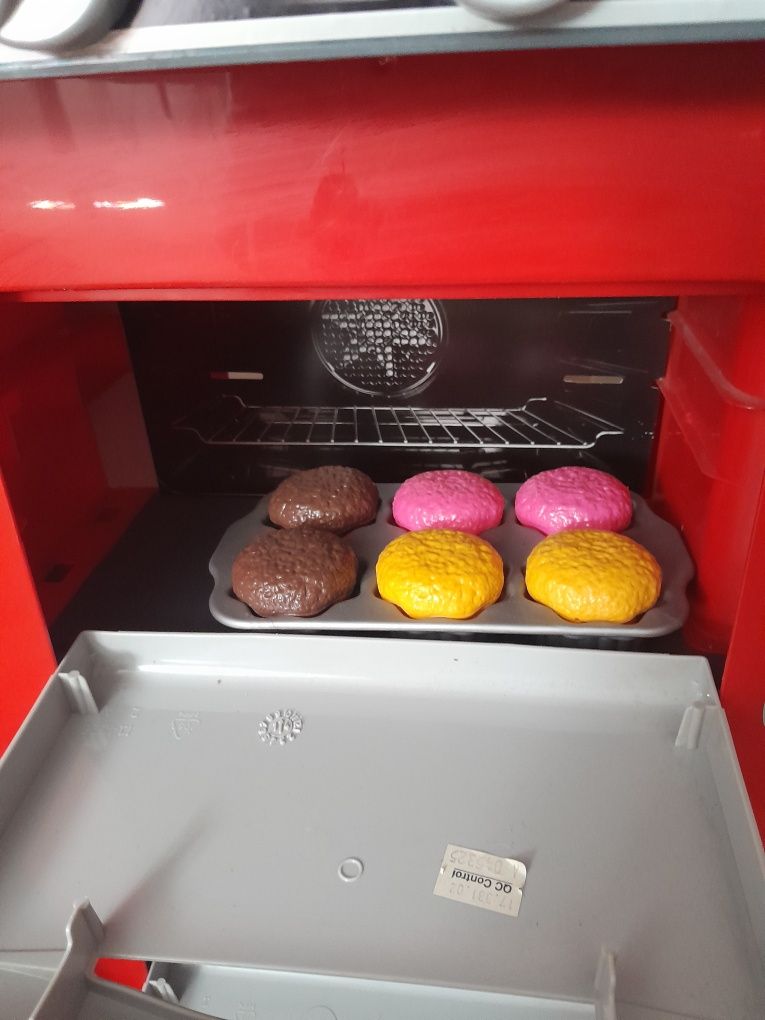 Kuchenka dla dzieci z wieloma dodatkami