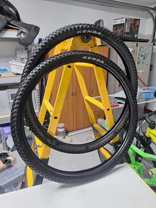 Par de peneu kenda aro 26