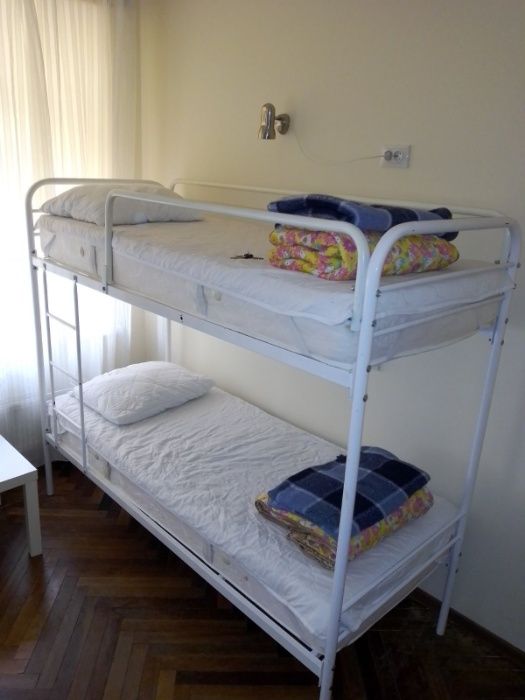 Ліжко в чотиримісному номері в хостелі