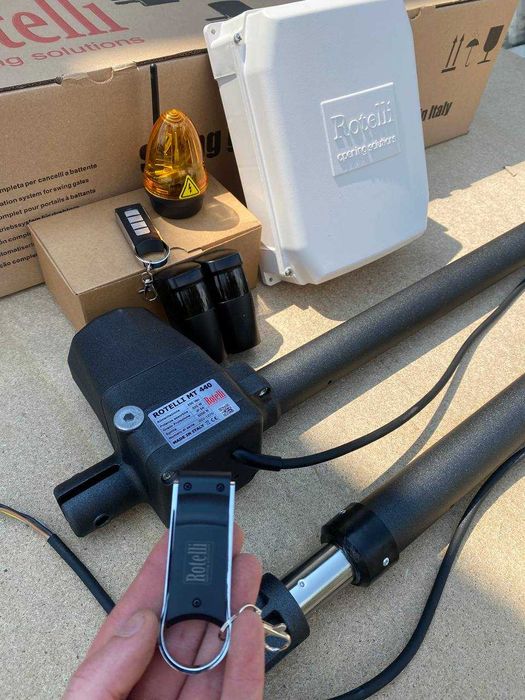 Розпашна автоматика для воріт, Розпашні ворота, Приводи для воріт