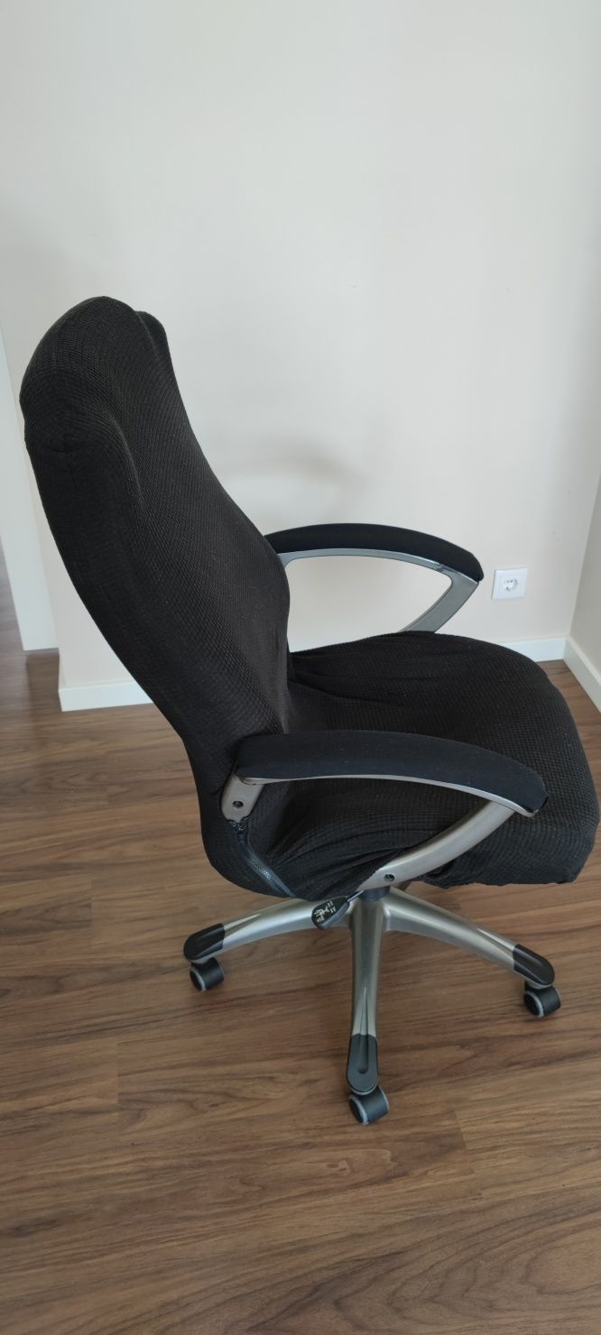 Cadeira de escritório usada