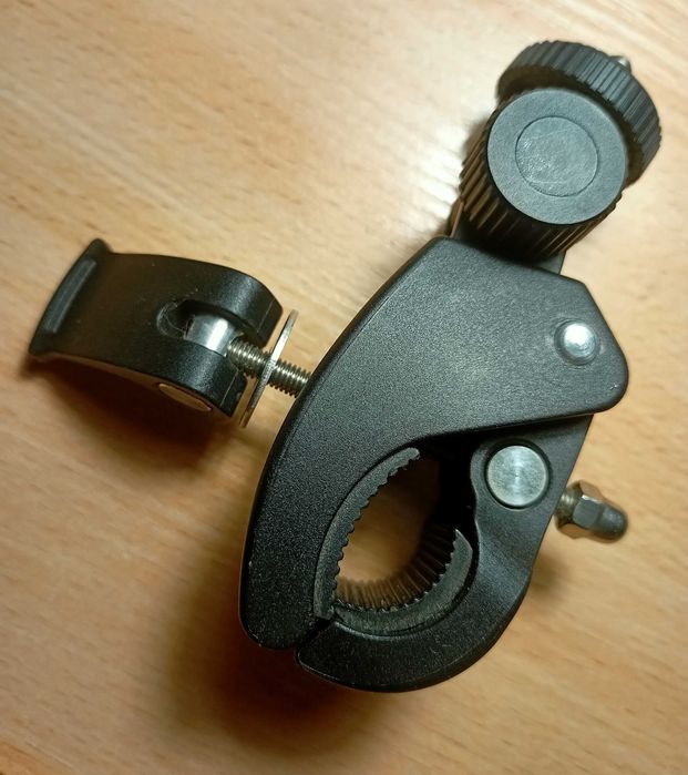 Кріплення аксесуарів на кермо або раму