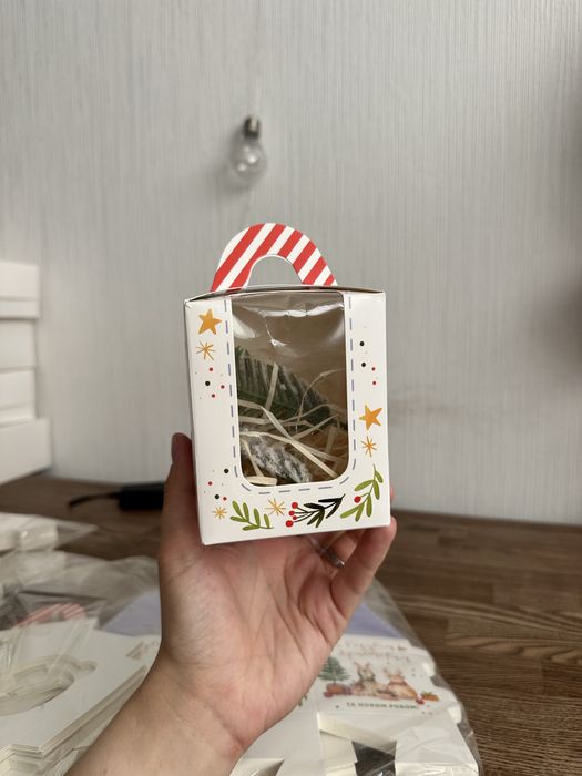Коробка новорічна для 1 капейку або баночки/свічки
