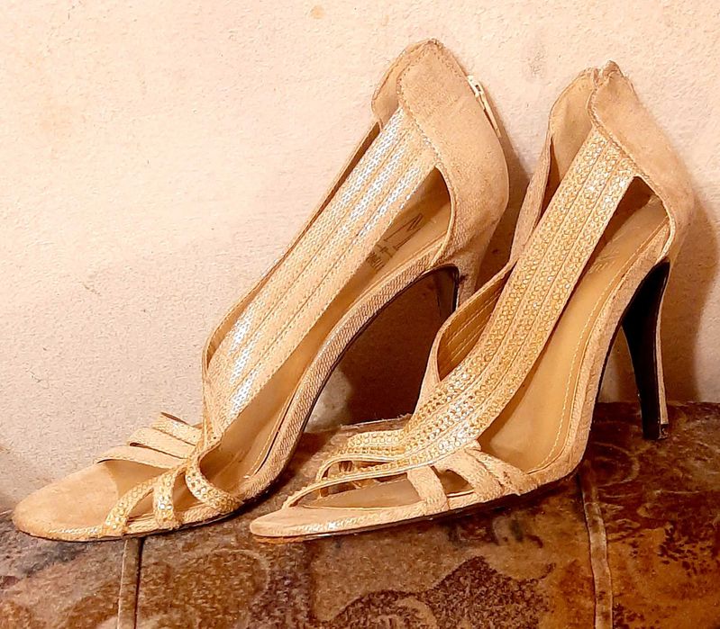 Szpilki Marinelli, 7,5