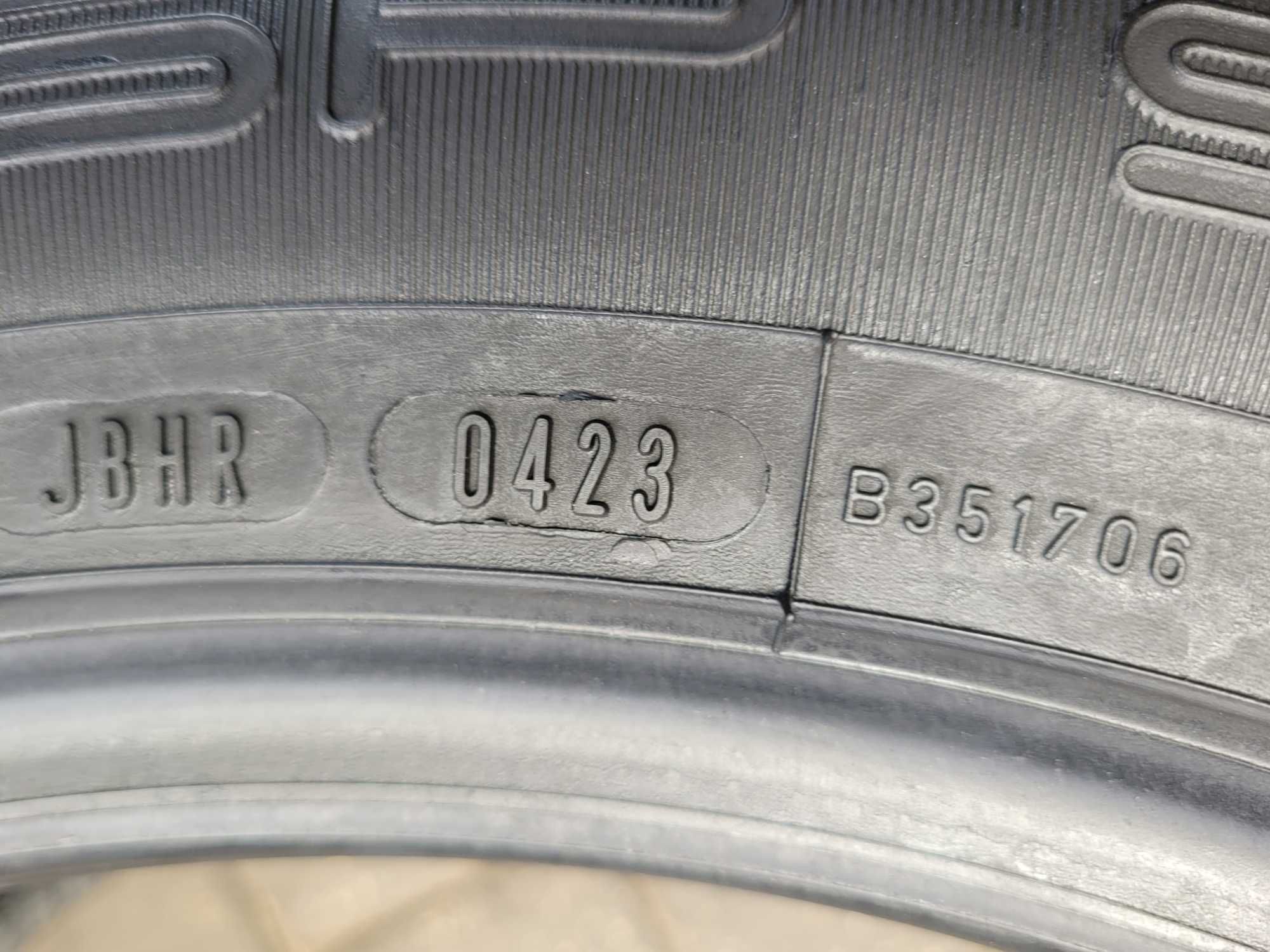 235 /  55  R  17  Dunlop