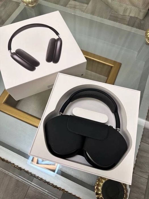 New 2025 AirPods Max NOWE