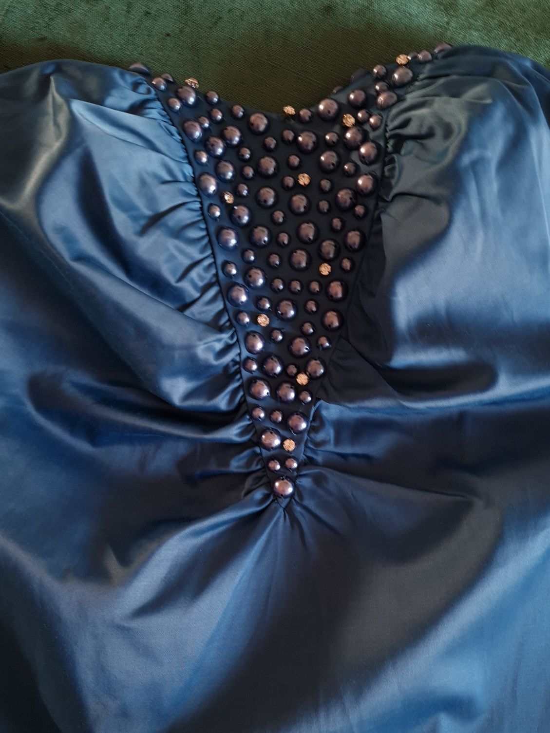 Sukienka koktajlowa z perełkami r. 38