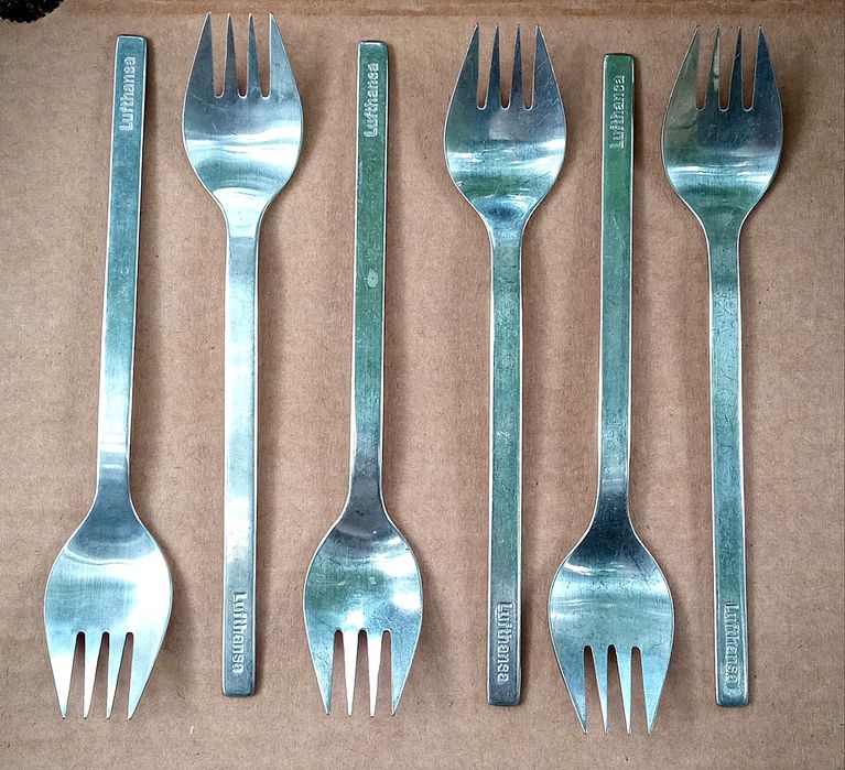 Seis facas e seis garfos Lufthansa
