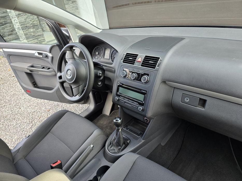 Vw Touran zarejestrowany w Polsce duży serwis