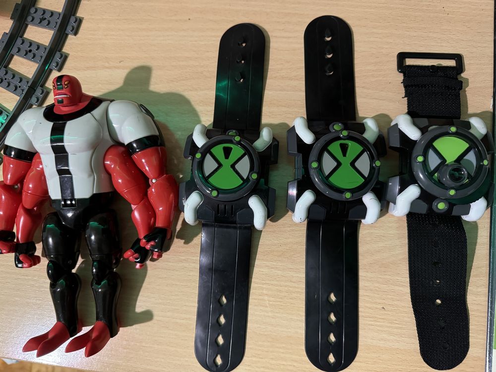 Ben10 boneco e acessorios