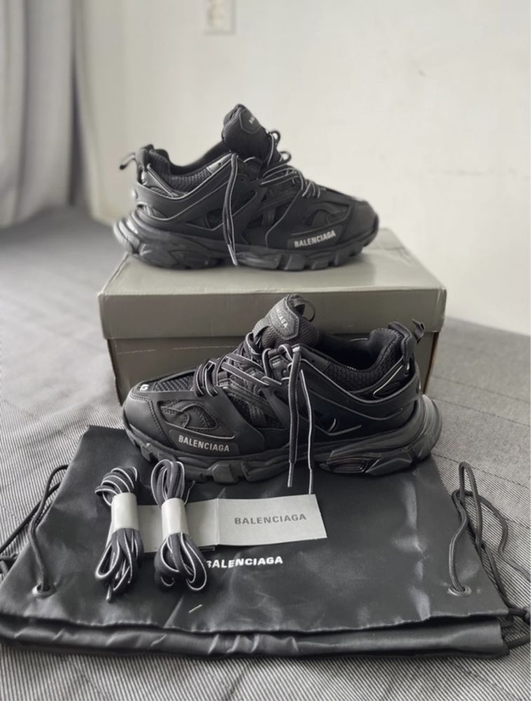 Balenciaga Track N42