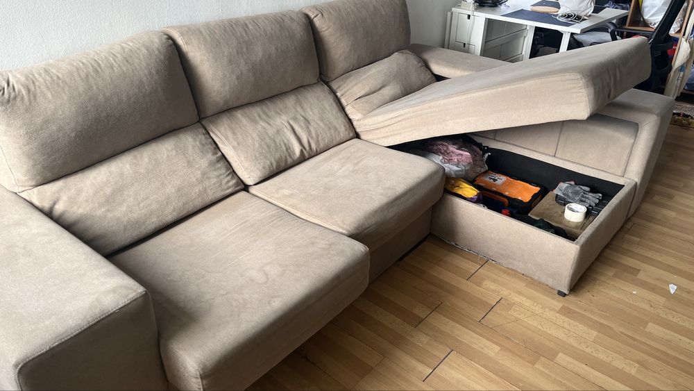 Sofá com chaise longue e assentos deslizantes – bom estado