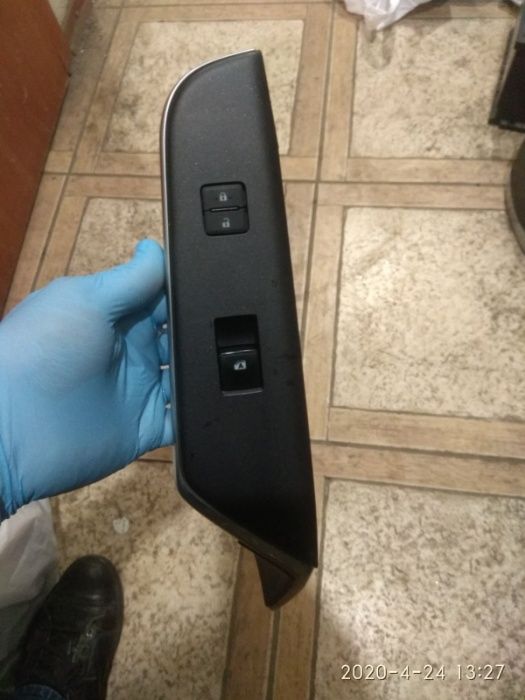 Накладка передней ручки с кнопкой стеклоподъёмника Toyota Camry 55 USA