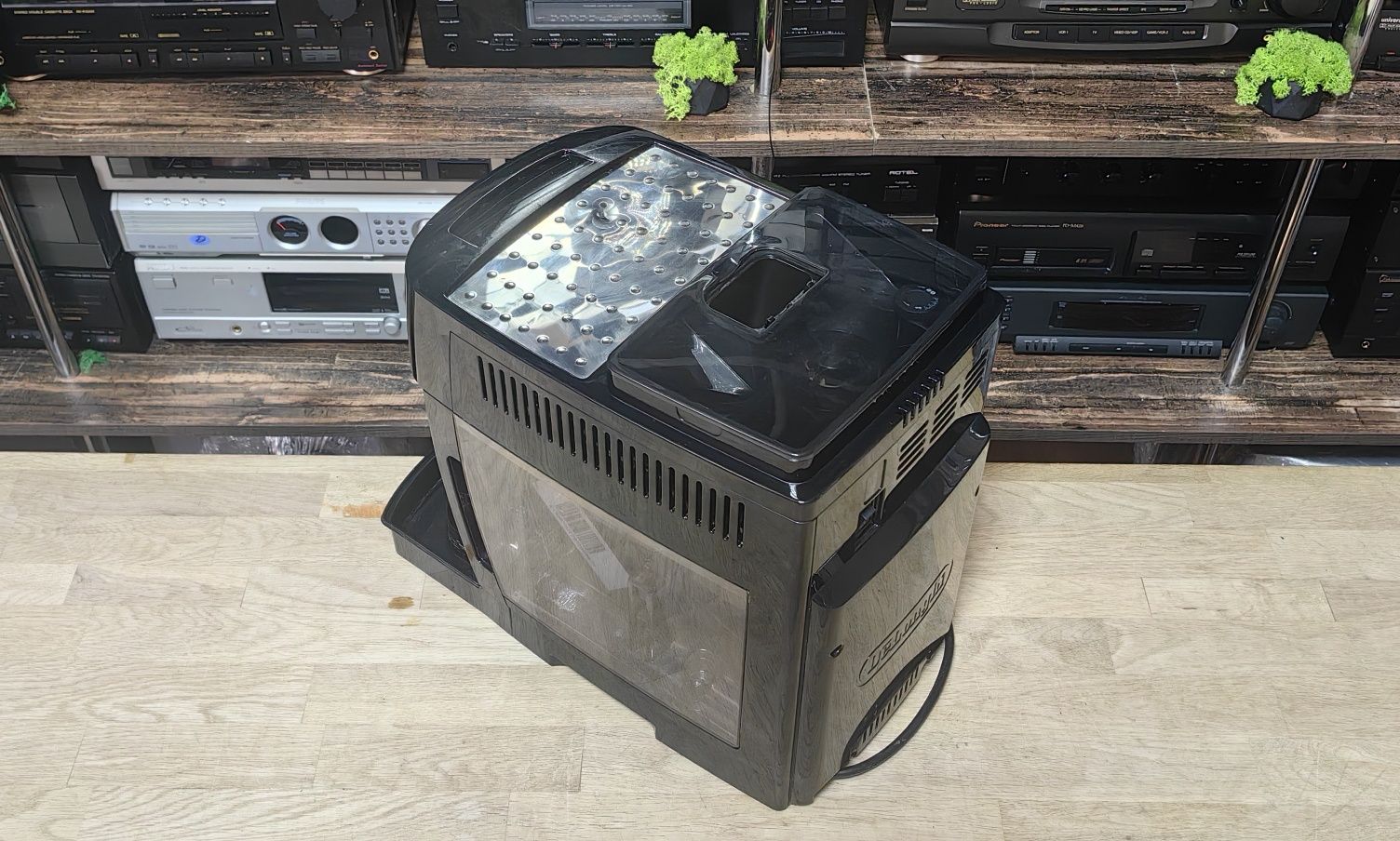 Кавова машина Delonghi Magnifica S
