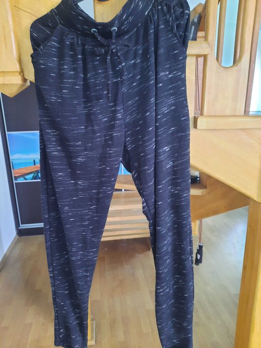 Duze spodnie sportowe