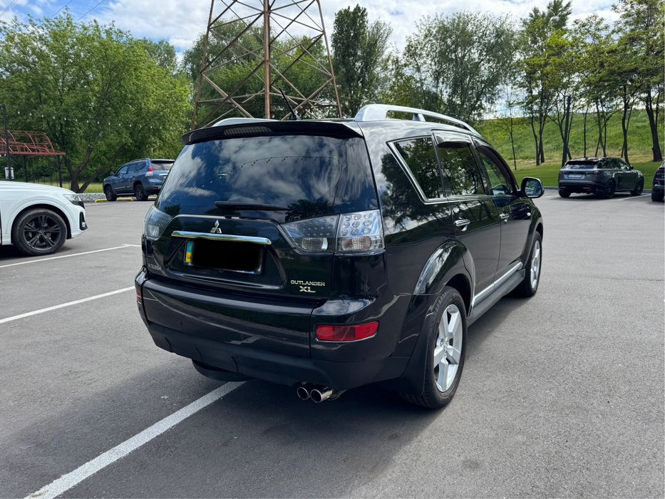 Продаю Mitsubishi Outlander