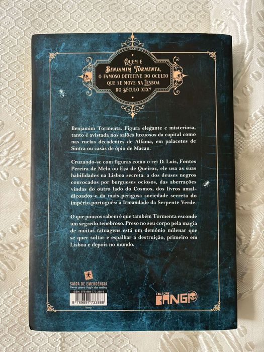 Livro "O deus das moscas tem fome"