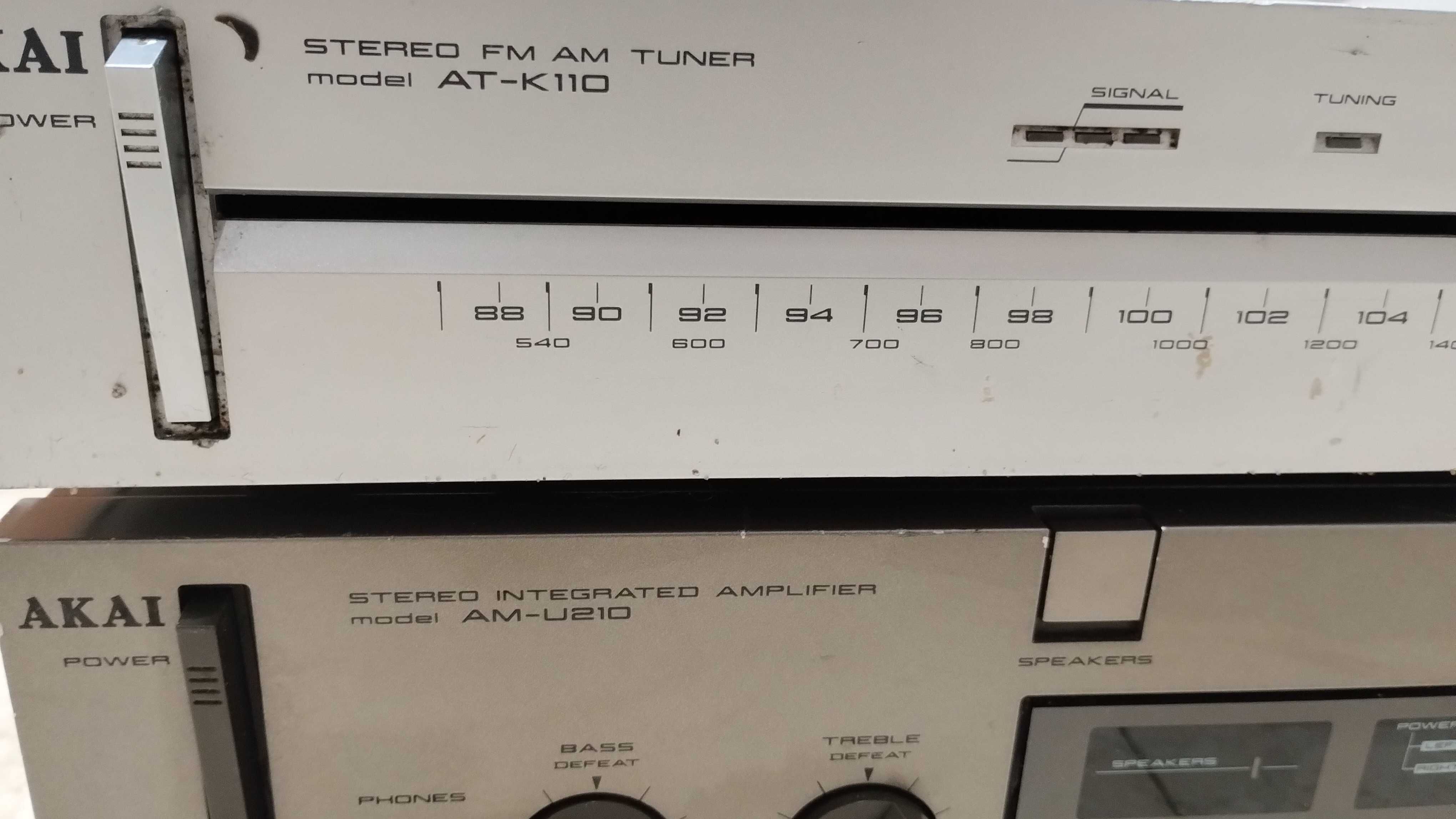 Akai AM-U210 i Akai AT-K110