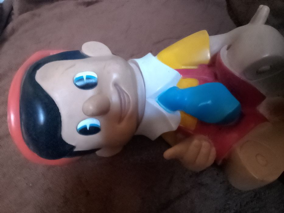 Boneco antigo Pinóquio mealheiro excelente estado só não tem tampa só