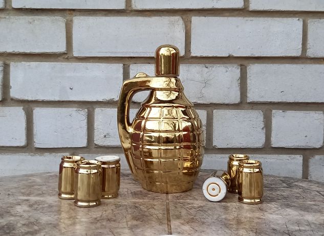 Подарочный набор для спиртного золотая Граната 1.5 л для военных