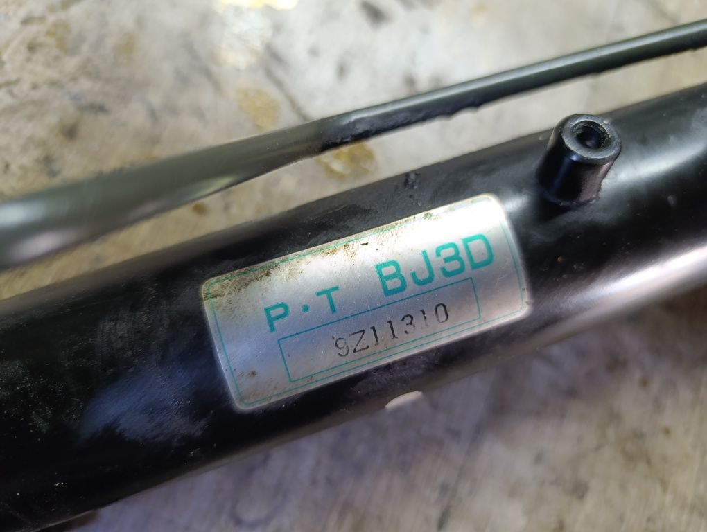 Рульова рейка рулевая Mazda 323