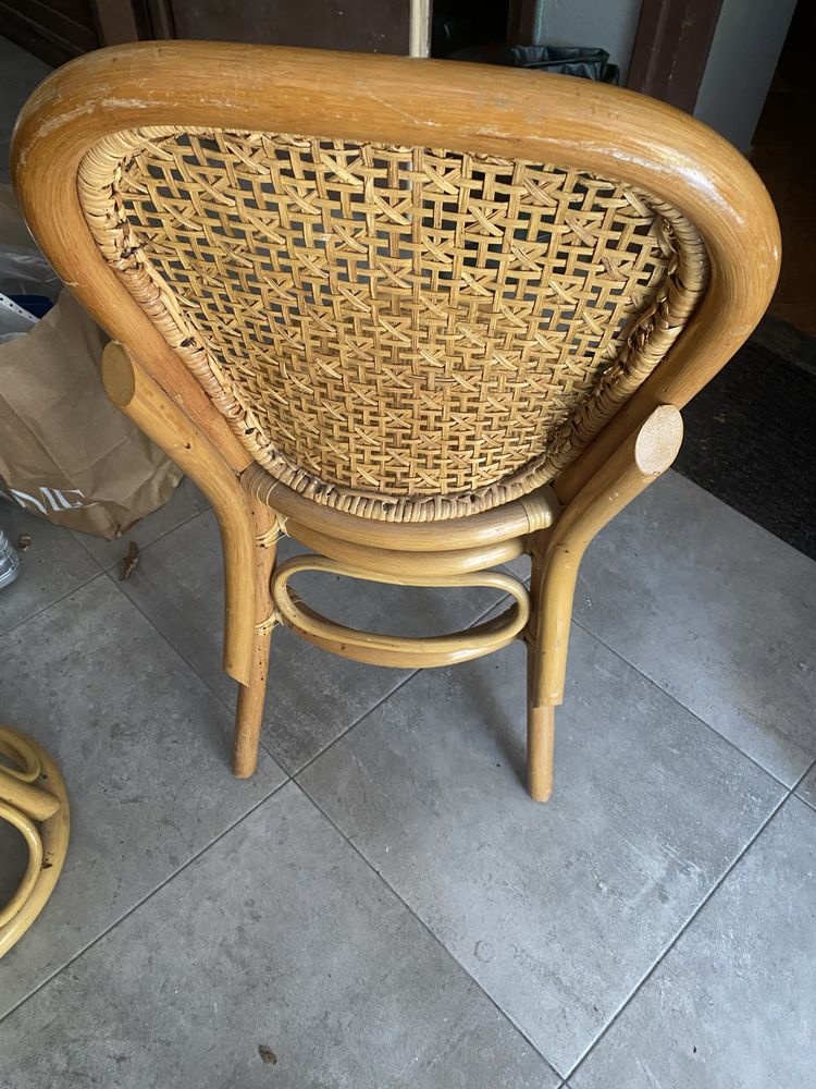 Sprzedam 2 krzesla, taboret rattan