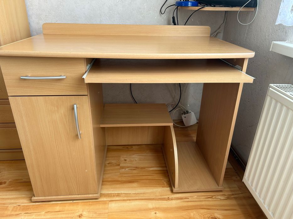Biurko z szafką i szufladą