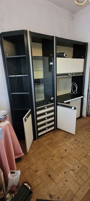 Armário de sala modular com vidro usado, em boas condições