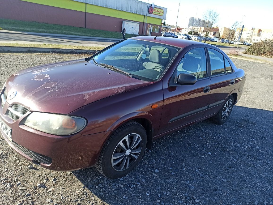 Nissan Almera 1,5 / 2003r / sedan