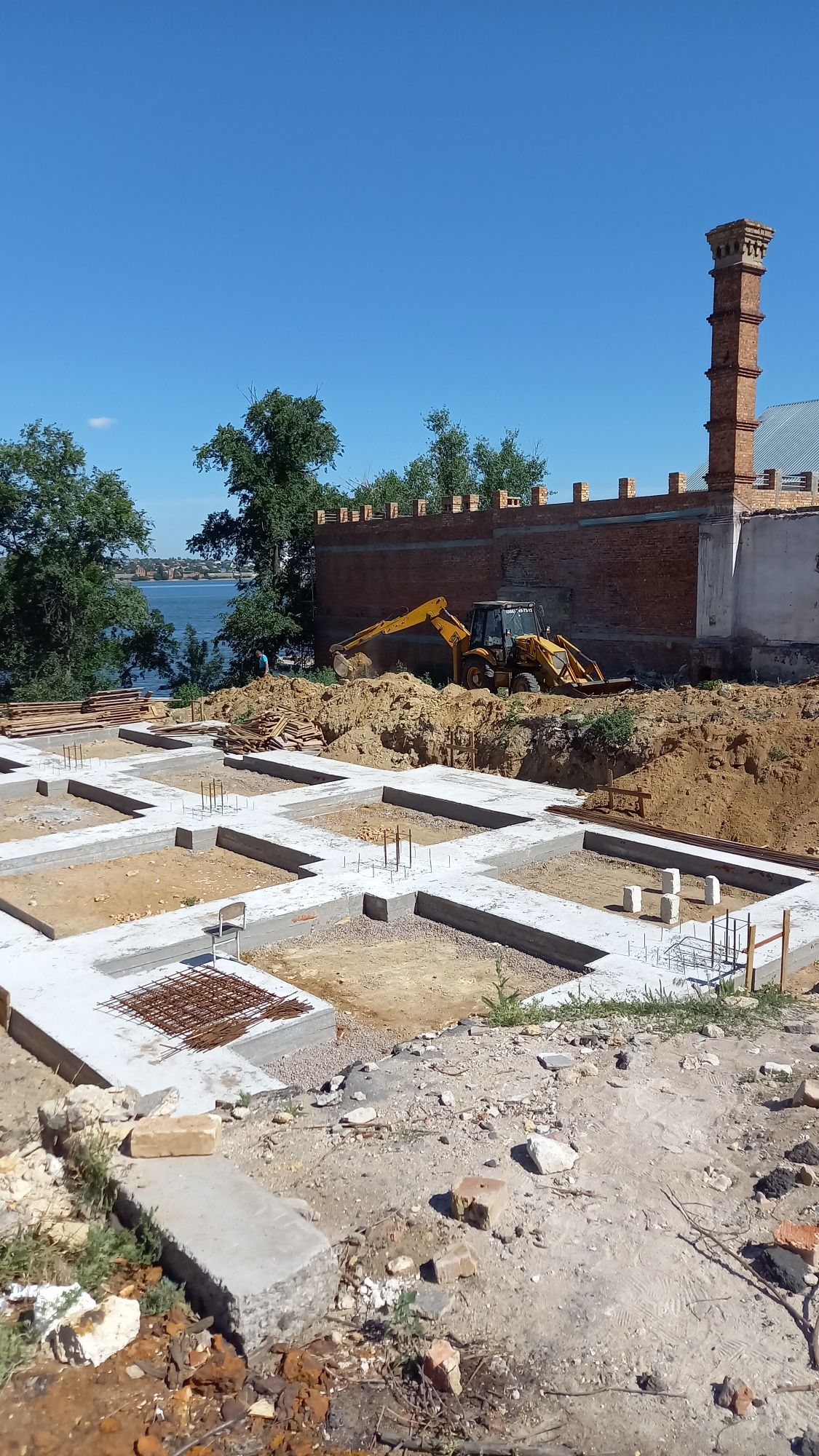 Услуги экскаватора  ,рытье котлованов