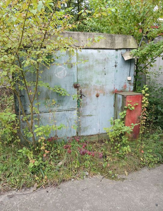Кунг-битовка, з вікнами