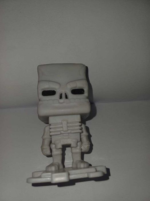 Продам фигурку скелета minecraft x macdonald's