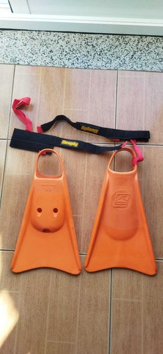 Conjunto: DEEPLY - Pes de pato, Leash, Meias, Camisola, Fato TRIBORD