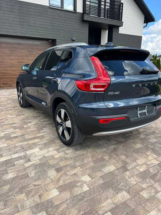 Volvo XC40  2021