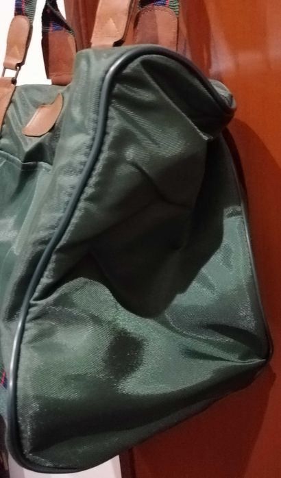 3 sacos de viagem ( 2 sacos de mão, 1 saco de ombro)