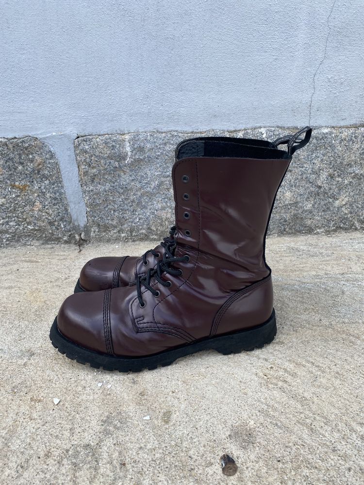 Botas em Pele testeira de aço 43