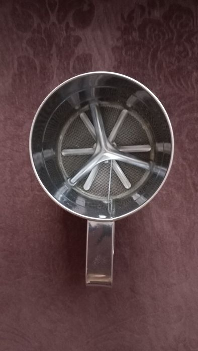 Przesiewacz do mąki