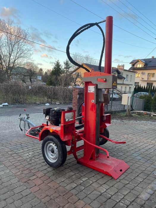 Wynajem Łuparka do drewna Duża na przyczepce 18 ton nacisku Wydajna